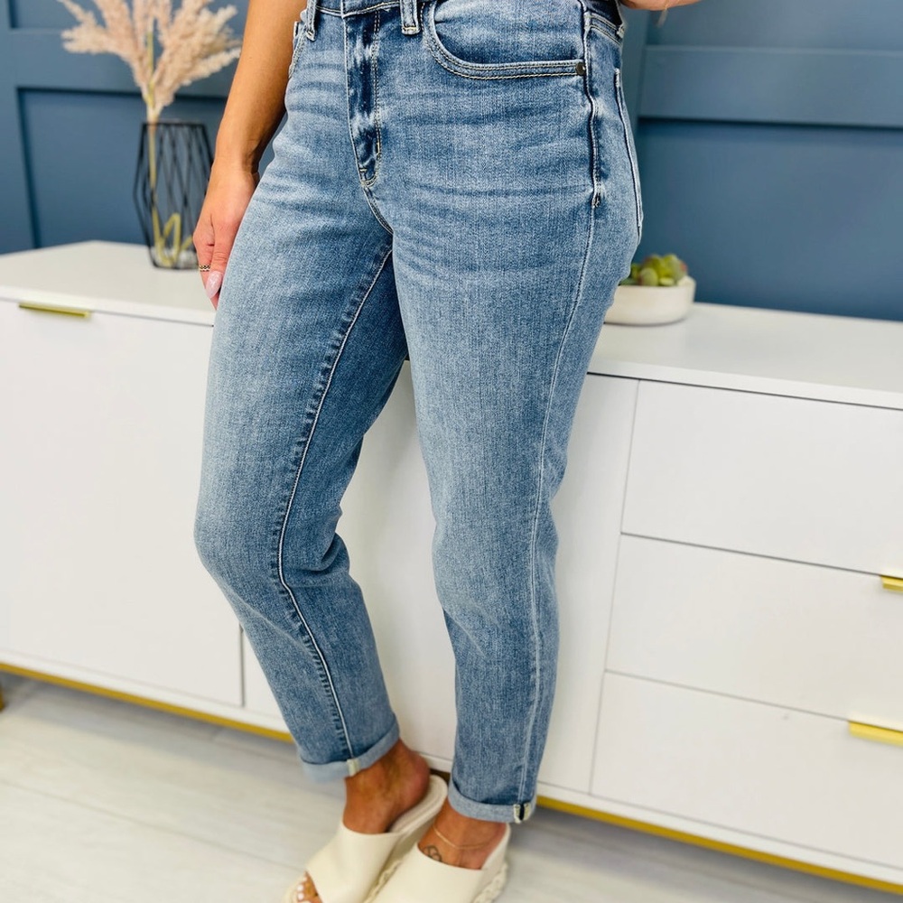 Judy Blue Reg/Curvy The Bleach Boys Nondistressed Midrise Boyfriend Jeans